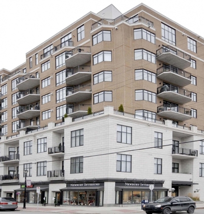 420-berkley-exterior-977x1024